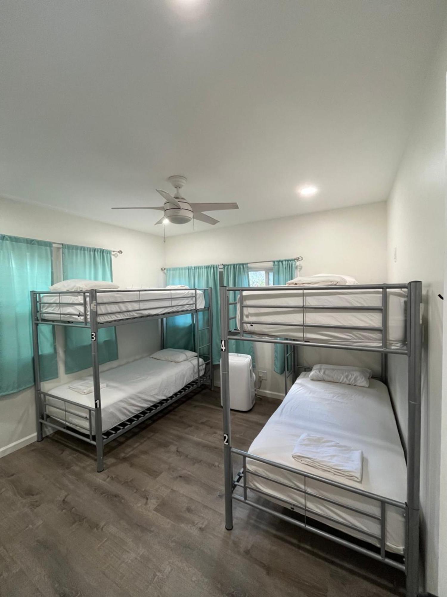 Howzit Hostels Wailuku Buitenkant foto